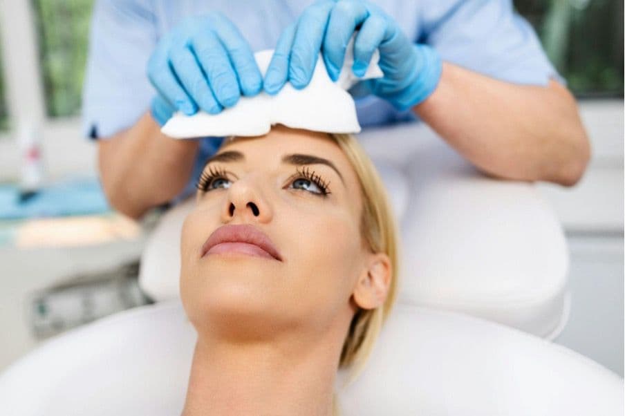 How a Diamond Glow Facial can Rejuvenate Your Skin